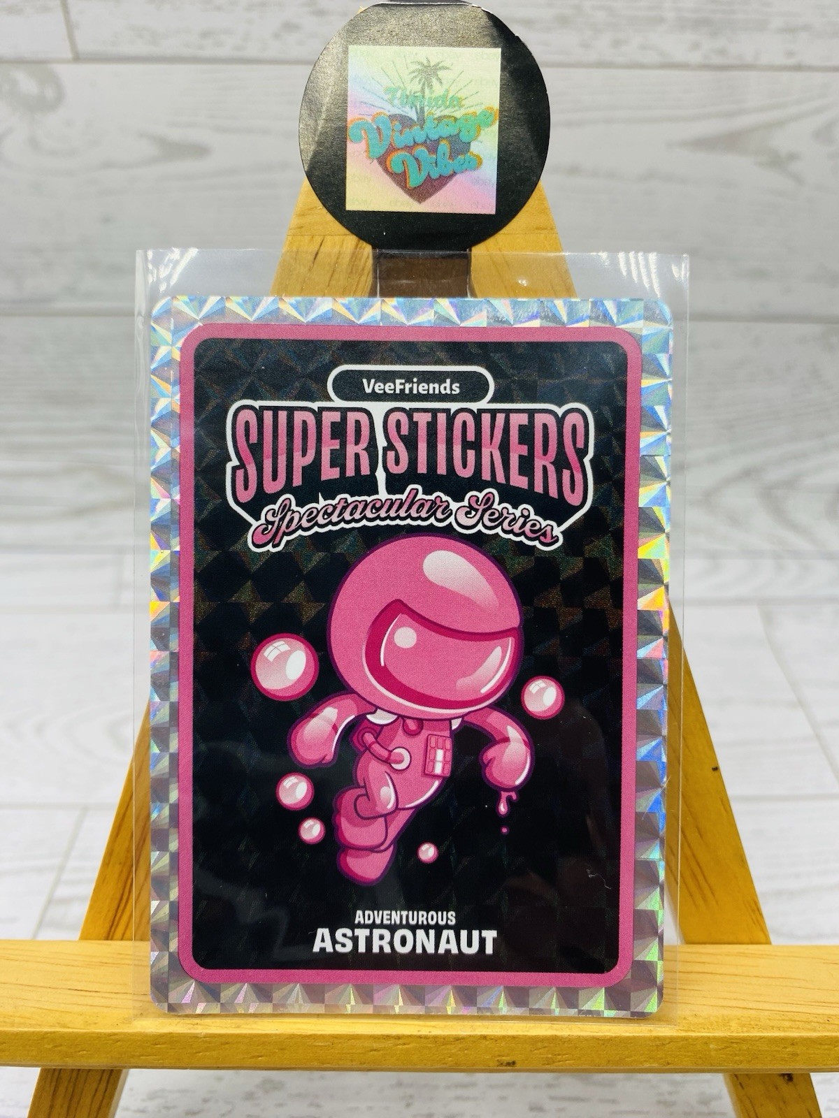 VeeFriends 2026 Super Adesivo Spettacolare Astronauta Avventuroso - Bubblegum