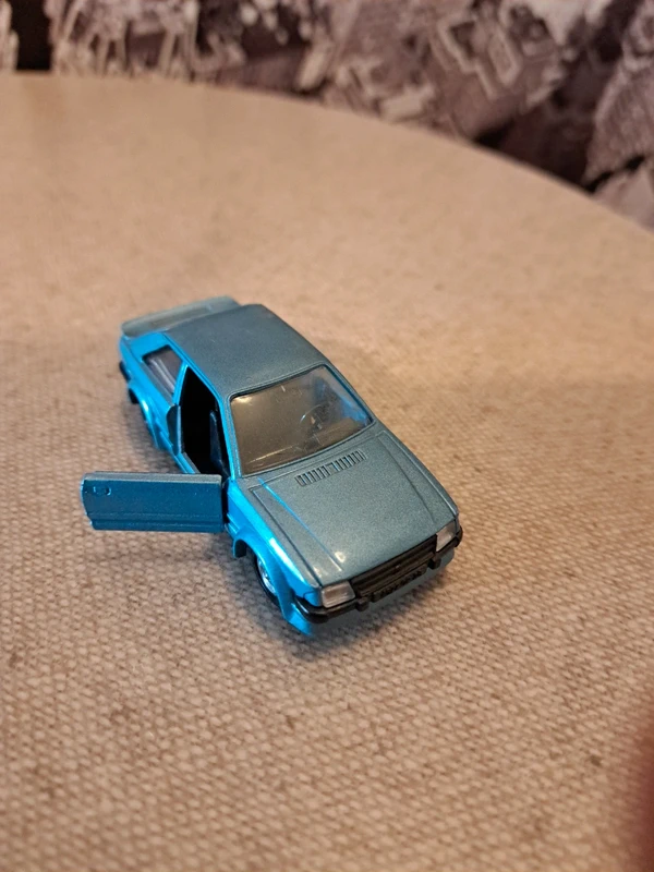 ford escort rs turbo 1/43 solido