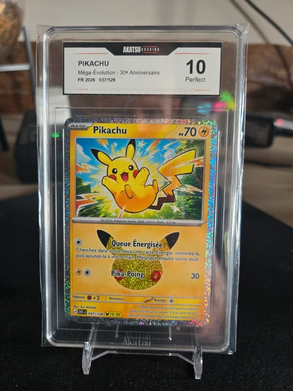 Pikachu 15/30 - Akatsu 10