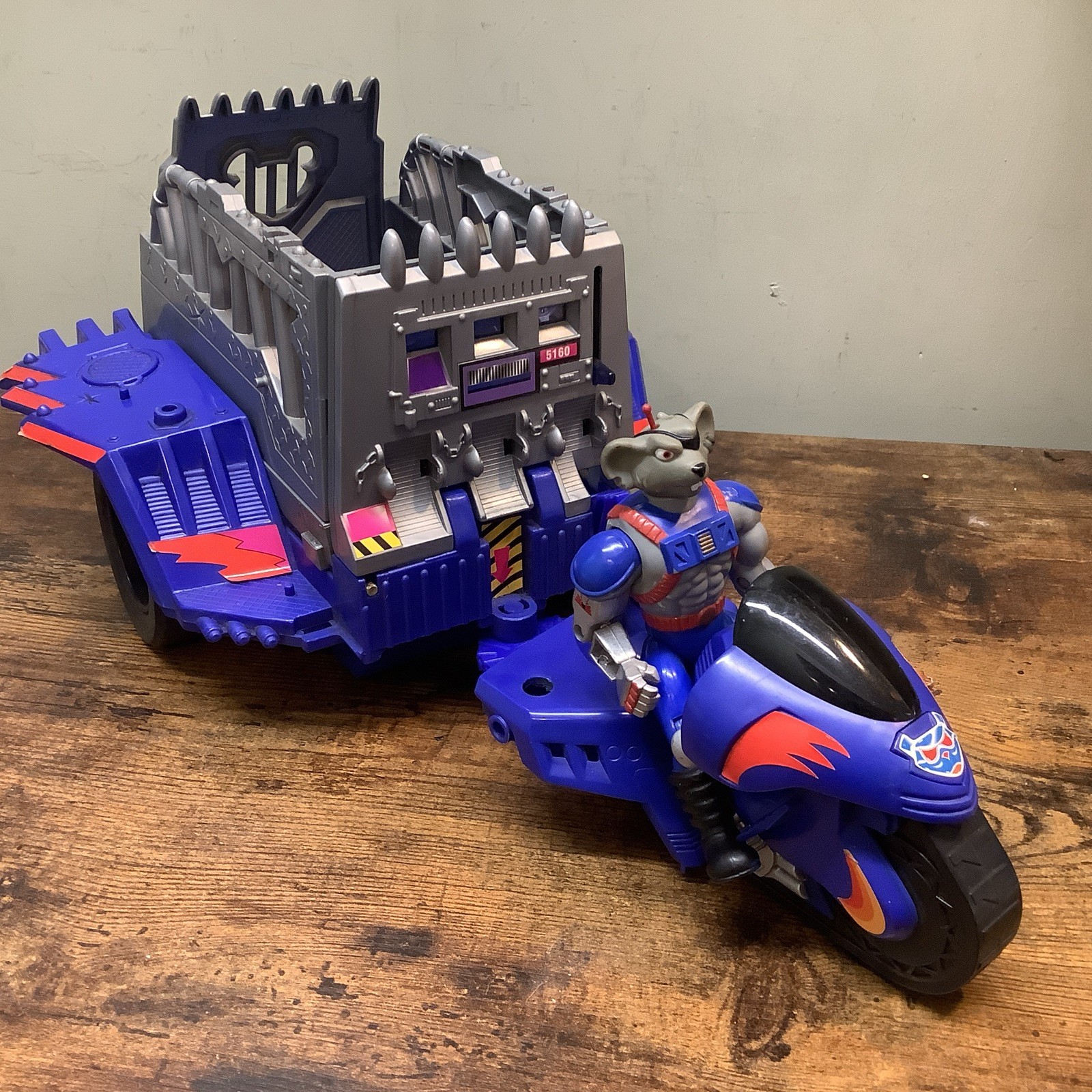 Galoob Biker Topi di Marte Jail Cruiser con Modo