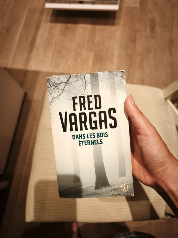 Livre fred Vargas dans les bois éternels