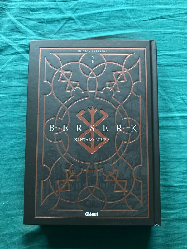 Livre neuf sans étiquette berserk