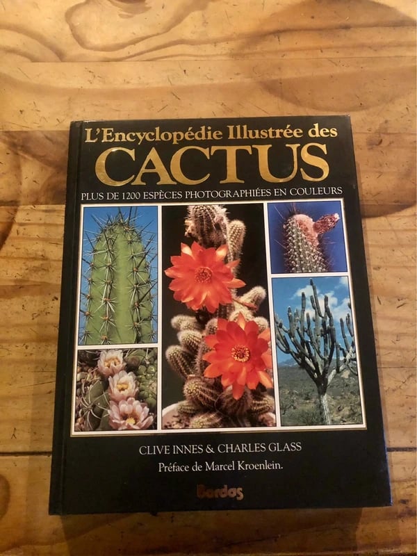 Livre L'Encyclopédie Illustrée des Cactus