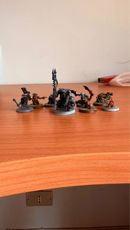runtherd and gretchin (8 miniature)