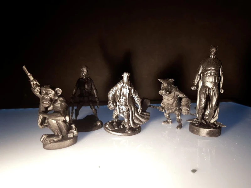 Lot de 5 figurines fan-art style comics gothique / Mignola