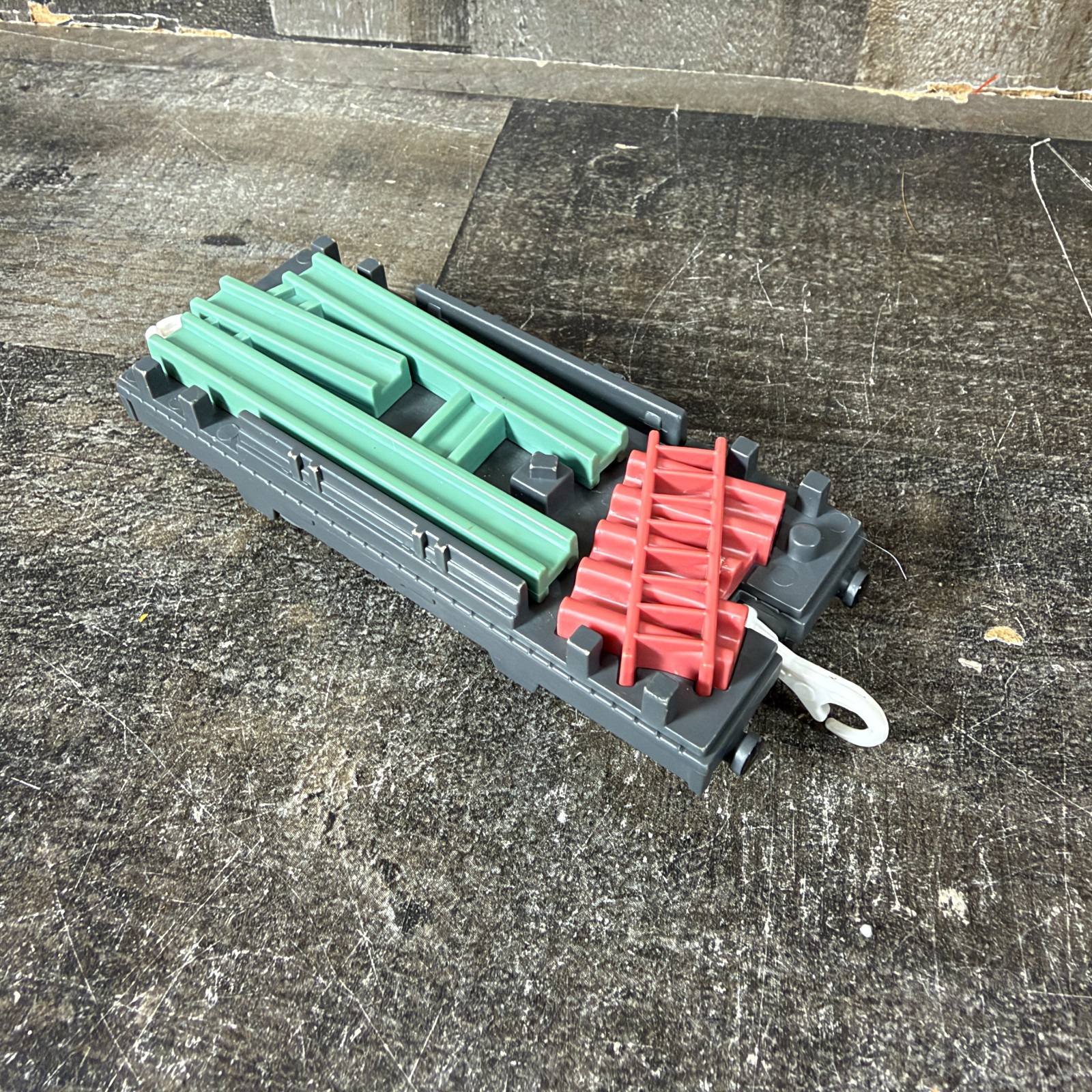 Thomas & Friends 2001 Trackmaster Train Tank Engine - Beams Flatbed Cargo Car