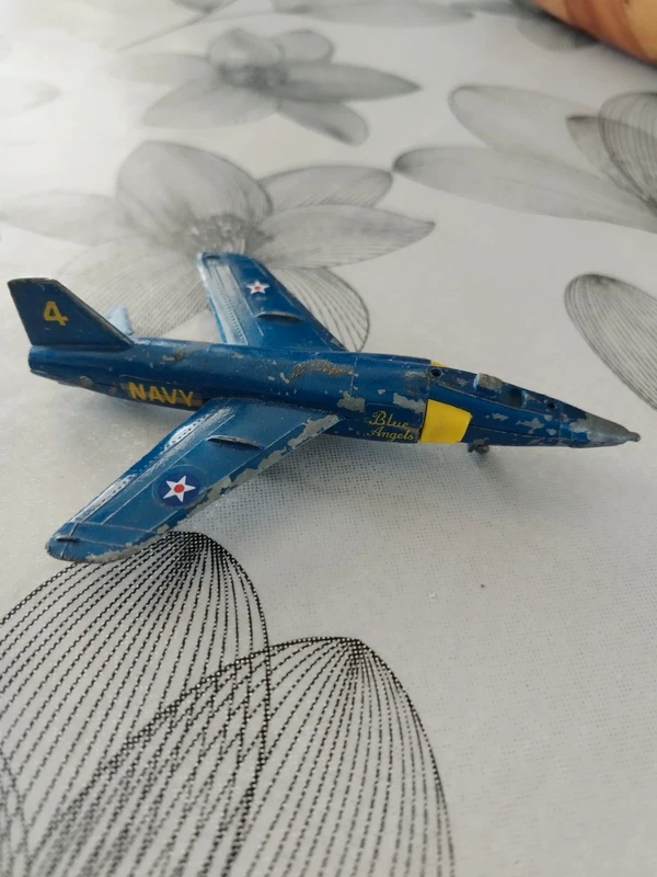 Avion F11 F-1 Lintoy TIGER blue angels métal