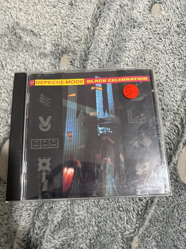 CD Dépêche mode Black célébration