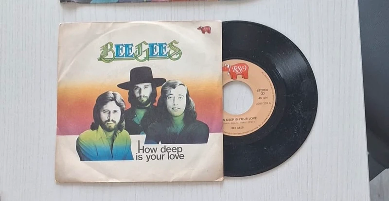 Vinile 45 giri Bee Gees - How Deep Is Your Love