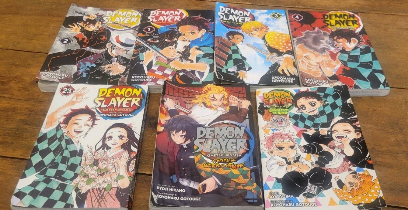 Lotto manga DEMON SLAYER 1-4, 23 storie di acqua e fiamma, sospiri dal vento