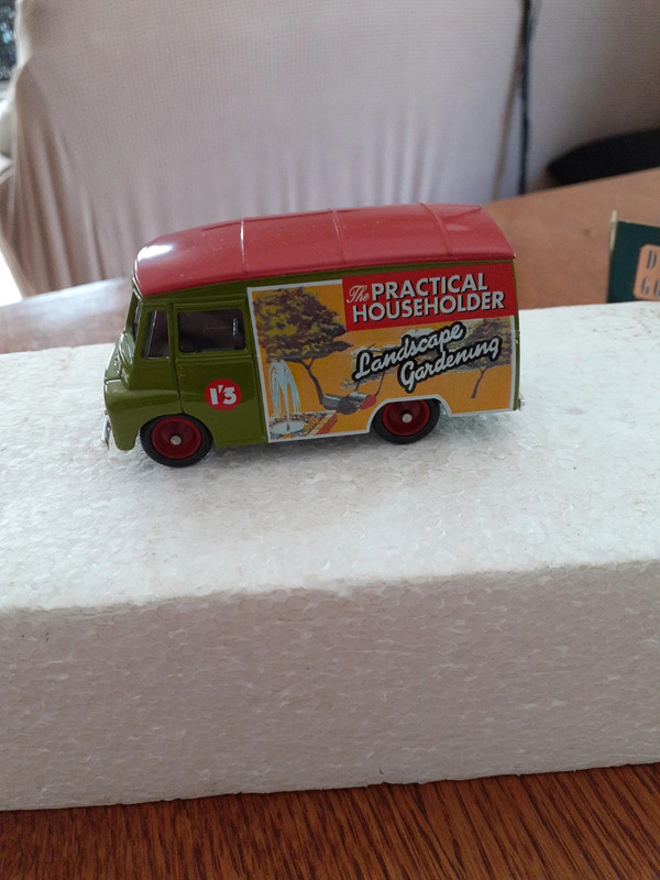 Lledo Morris LD150 van 1959