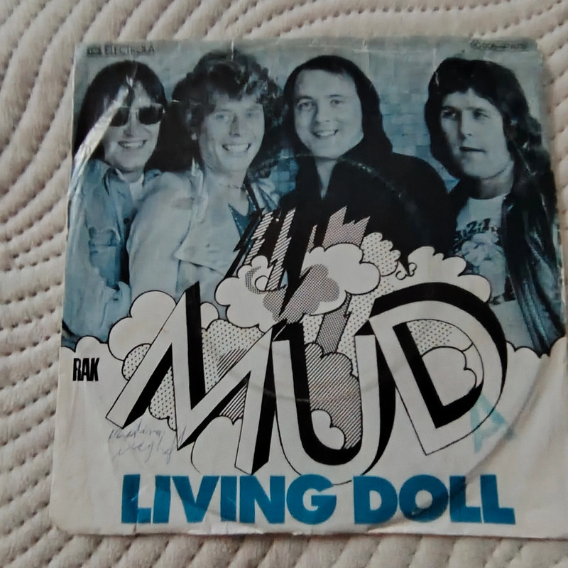 Living Doll“ der britischen Glam-Rock-Band Mud