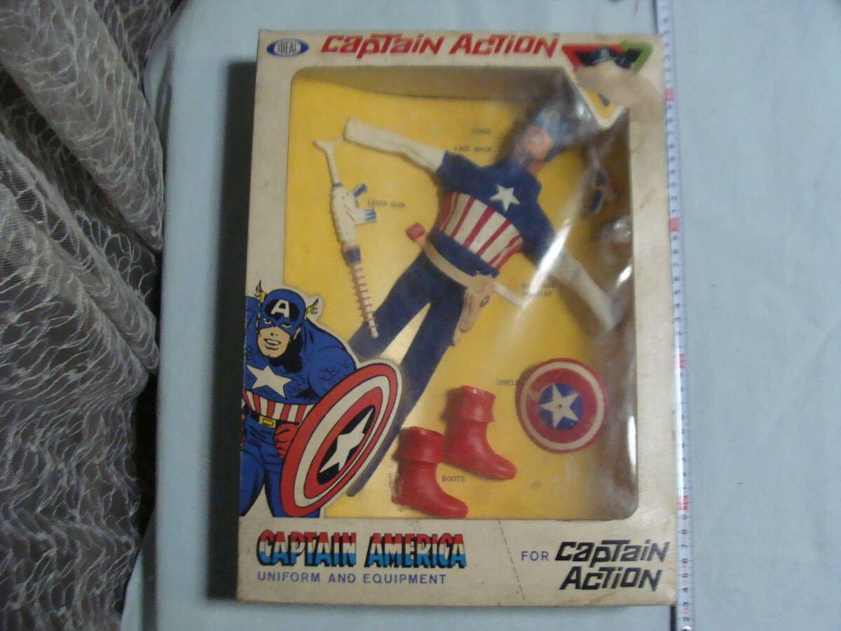 Ideal Captain Action Captain America action figure fondo di magazzino mai usato vintage
