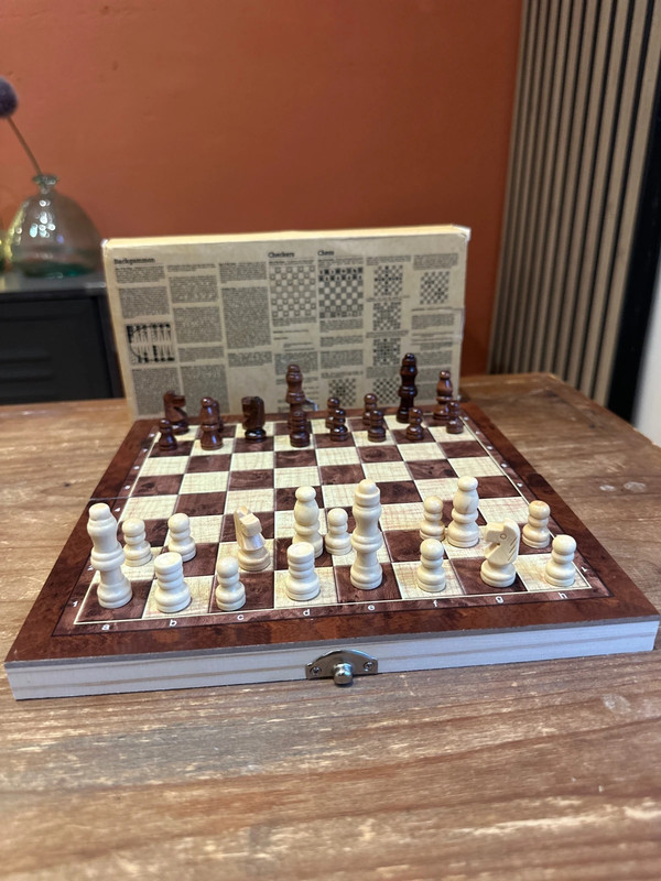 Echiquier 24 cms 3 en 1  échecs-dames -backgammon