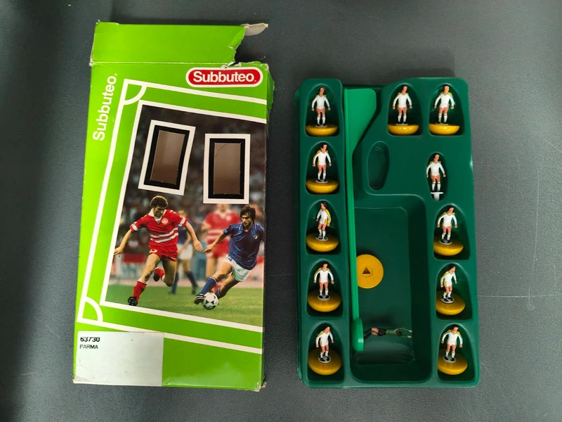 Subbuteo Parma 1990 Ref 63730 LW - Squadra Originale Hasbro Vintage - Completa in scatola verde