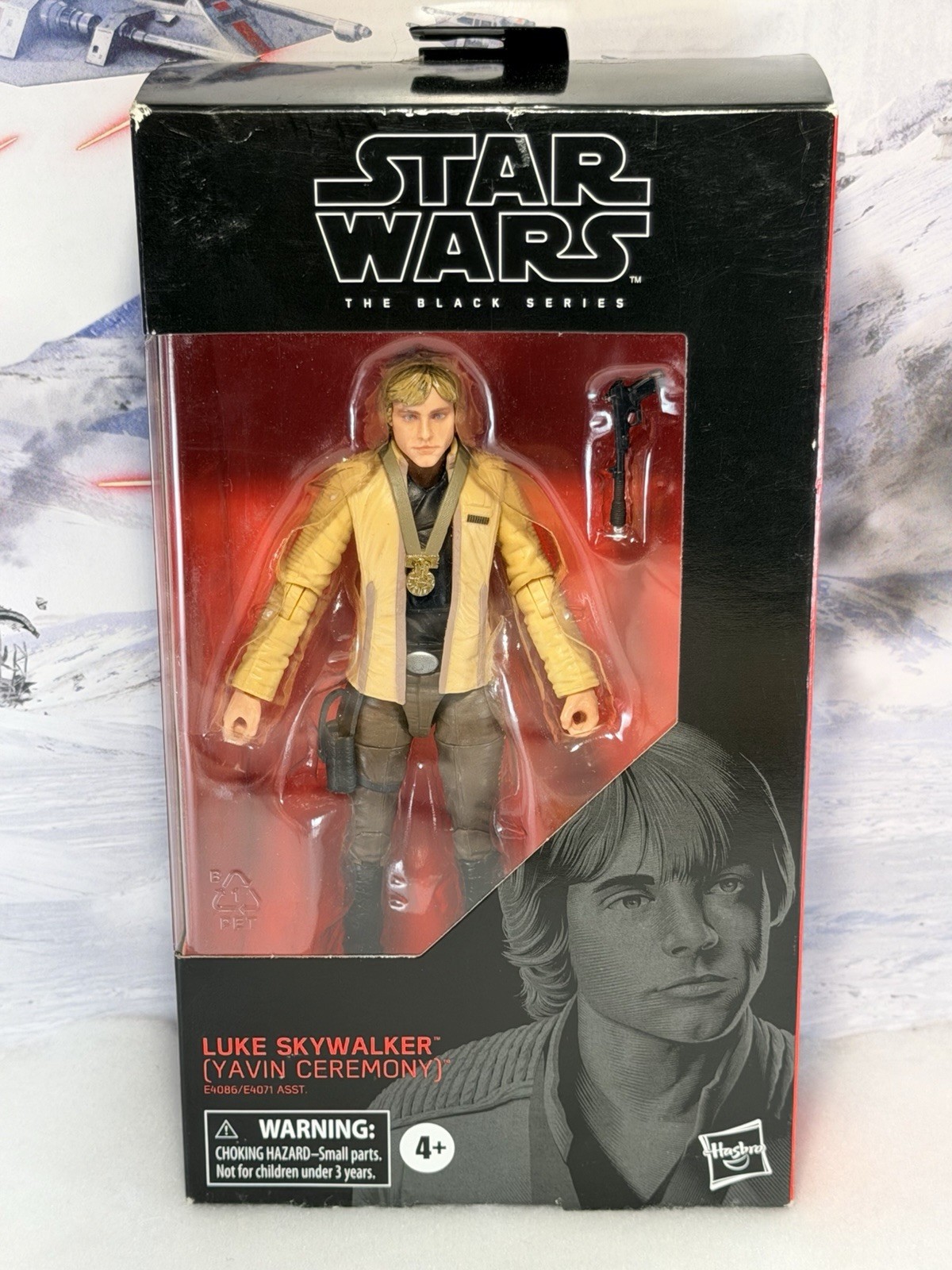 Hasbro Star Wars Serie Nera Luke Skywalker (Cerimonia Yavin) Scala 6"