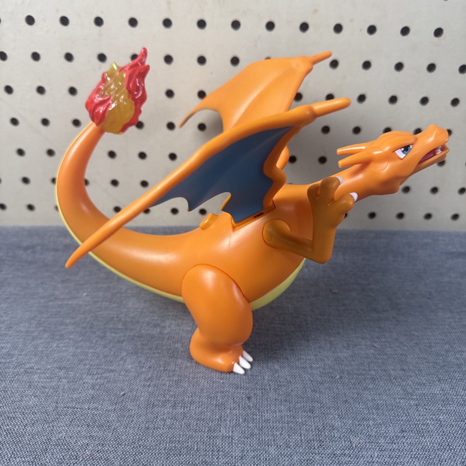 Nintendo Pokemon Pocket Monster Charizard personaggio mobile giocattolo