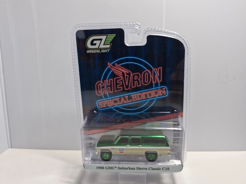 rare green machine greenlight 1988 gmc suburban sierra classic c10 chevron special edition 1/64