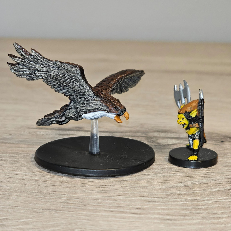 D&D Miniatures – Giant Eagle – Night Below 18/60 – Uncommon