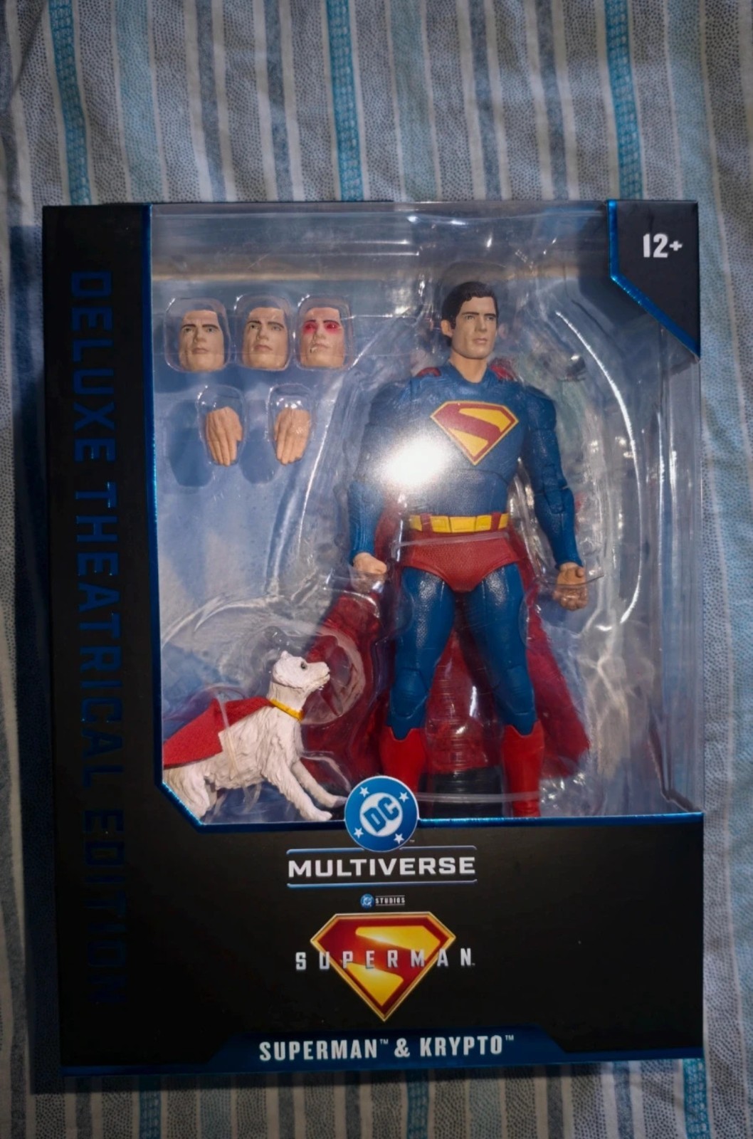 Action Figure Superman 2025 e Krypto - McFarlane Toys Deluxe Theatrical Edition