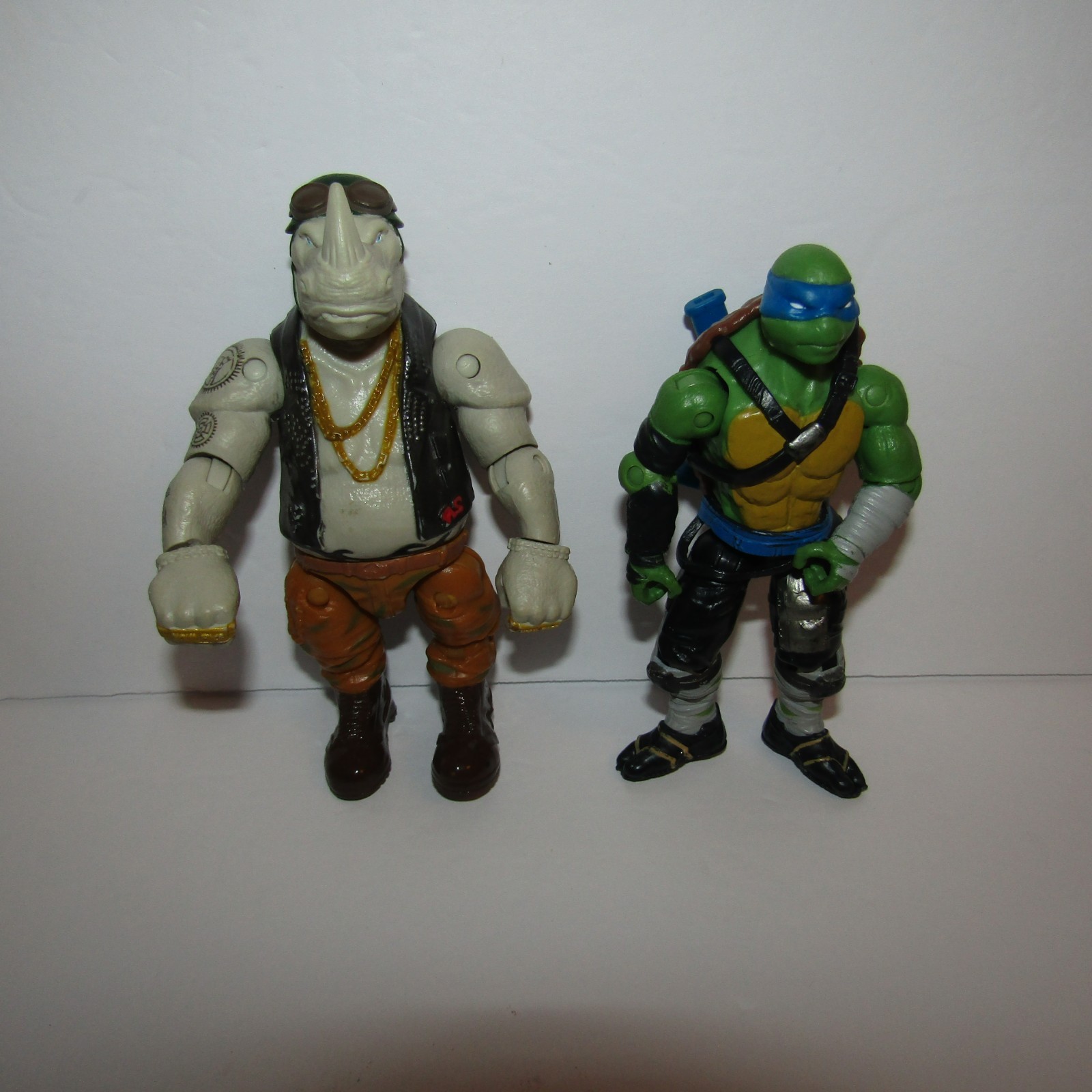 TMNT Out of the Shadows Action Figure Leonardo & Rocksteady 2015 Bandana rotta