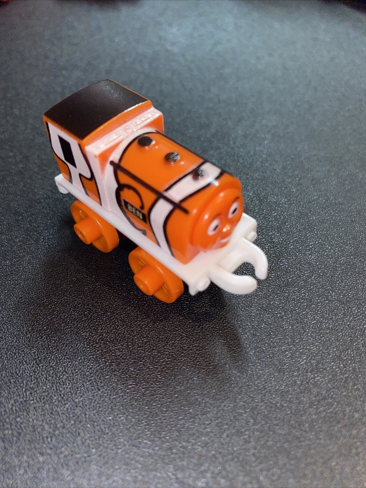 Fisher Price Thomas & Friends Minis 2014 K34D PESCE PAGLIACCIO BEN TEMA ACQUATICO%