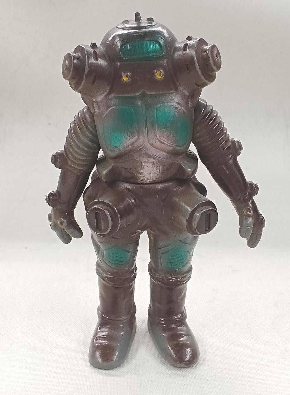 Poppy King Joe Figura in Vinile Morbido con Antenna Rotta Giocattolo da Collezione