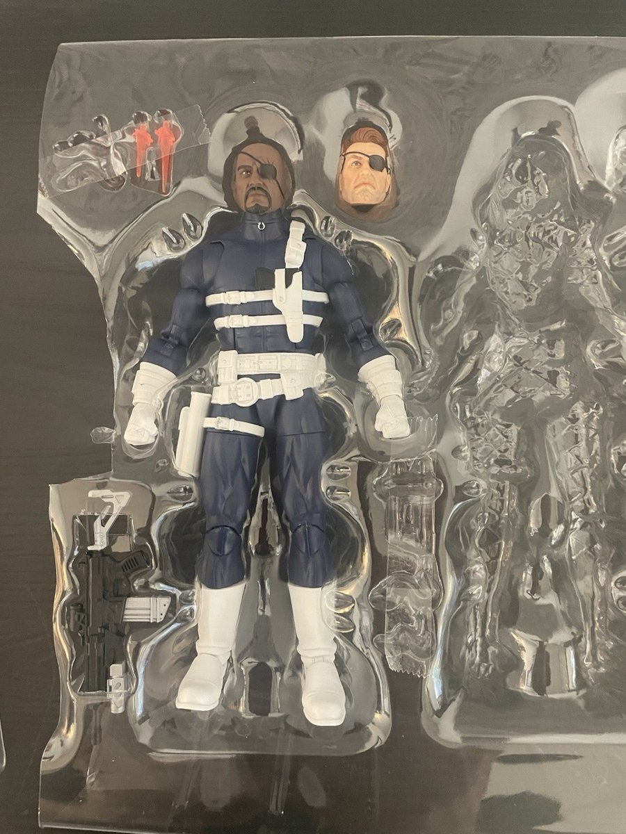 Marvel Legends NICK FURY JR FIGURE COMPLETO (confezione da 3 scudi 2024)