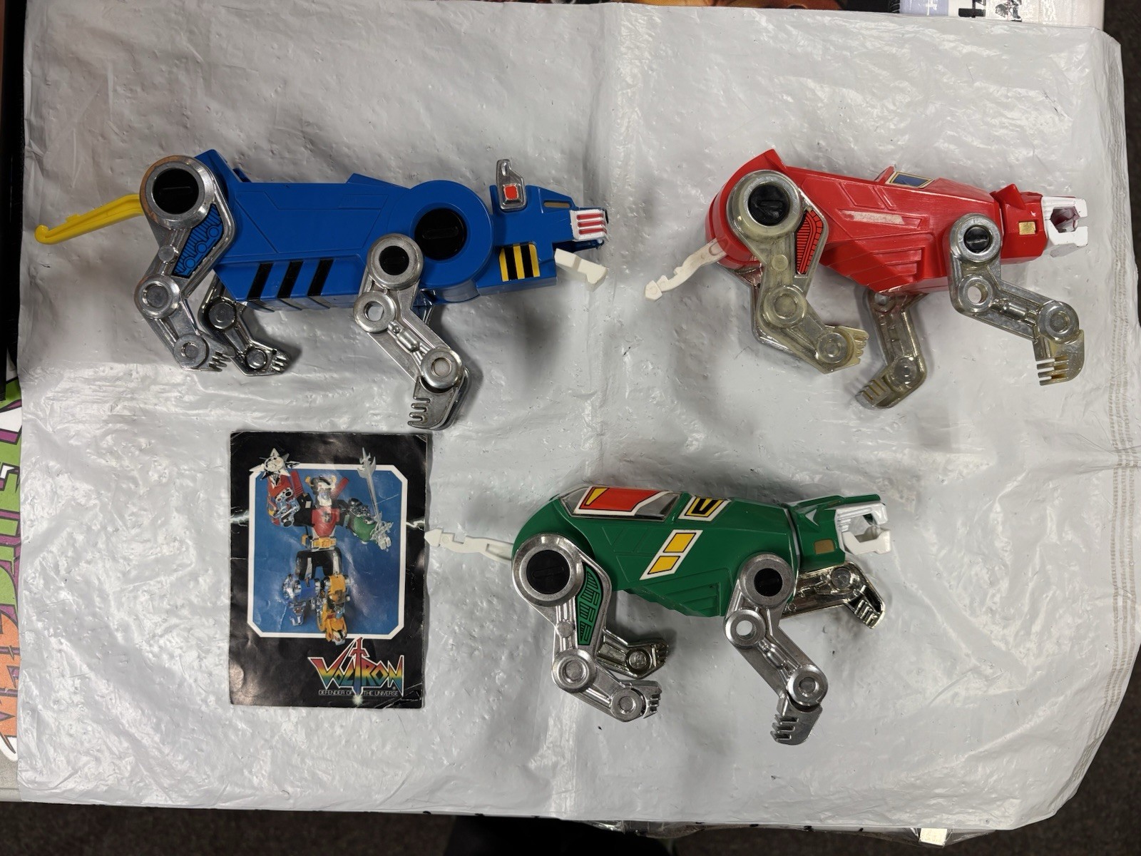 Vintage 1984 Voltron 3 Pc Lot With Book Manual Lion Force Blue Red Green 