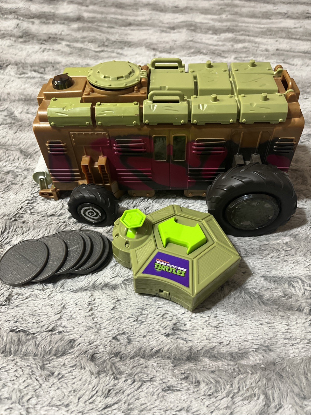 TMNT Ninja Turtles Shellraiser Van 2013 con telecomando + 8 tappi fogna