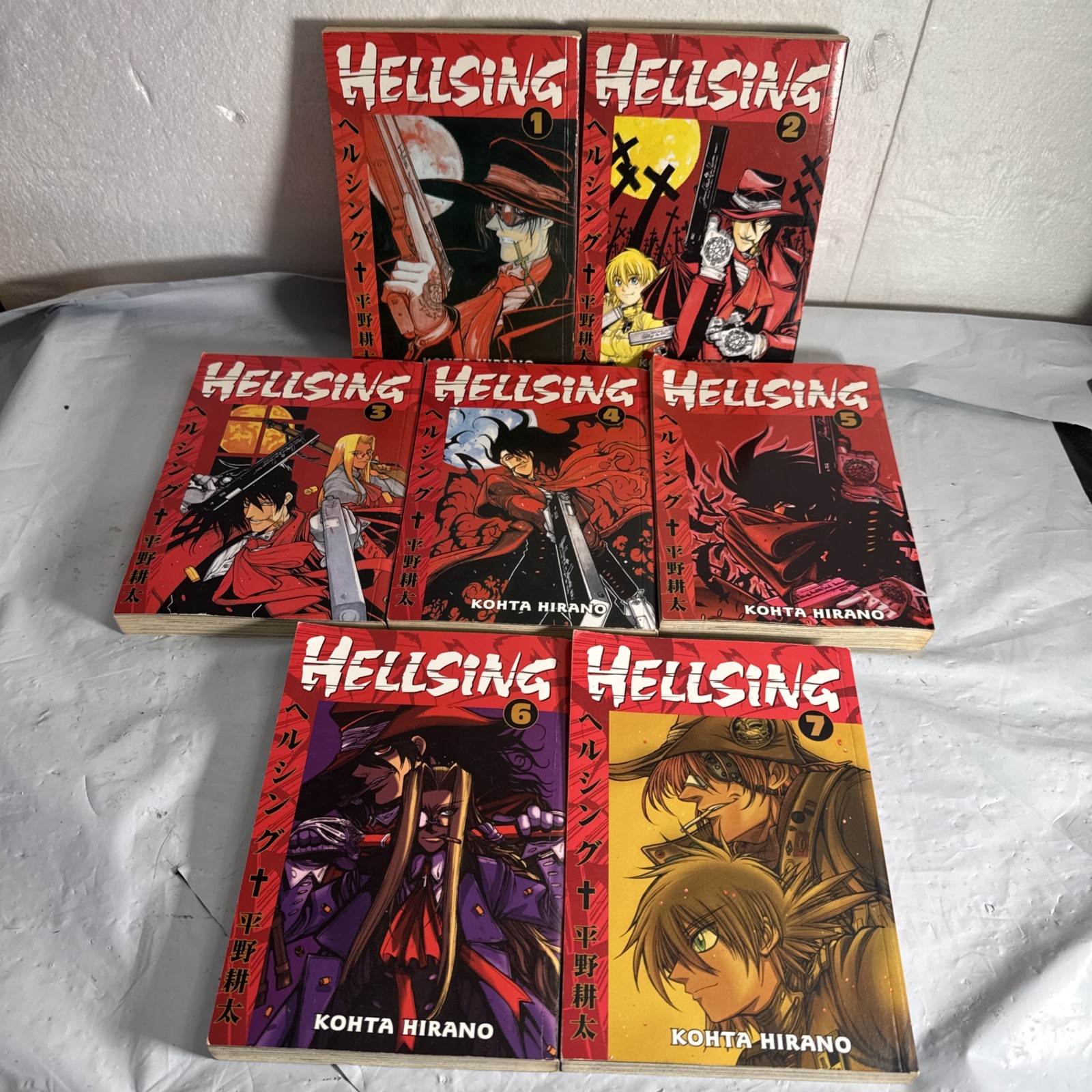 Hellsing Manga Vols 1-7 Kohta Hirano Dark Horse Copertine Reverse Inglese