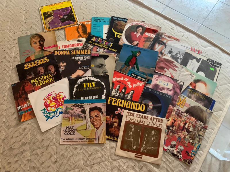 Lot de 30 disques 45 Tours tout style