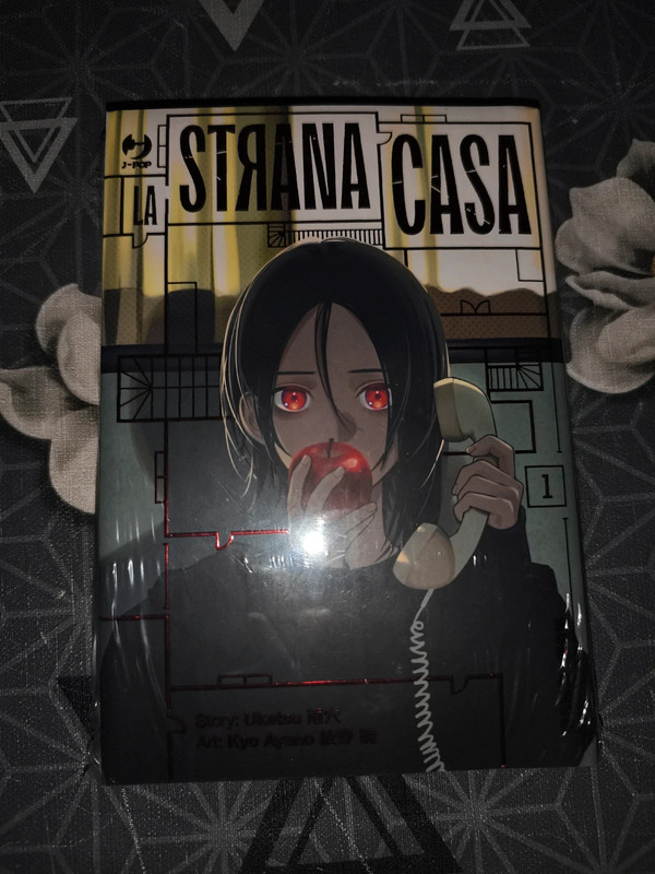 La Strana Casa variant 1 + regular 1