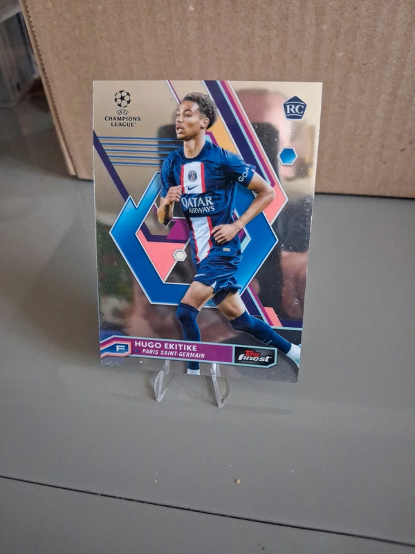 Topps finest rookie card Hugo Ekitike Paris