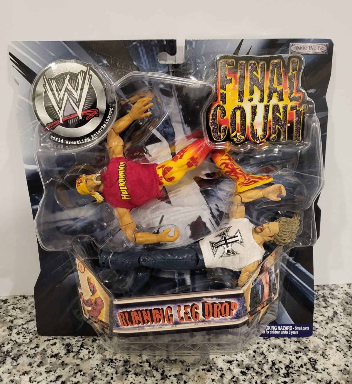 Hulk Hogan Triple H Running Leg Drop Final Count 2002 WWE Jakks WWF MOC NUOVO