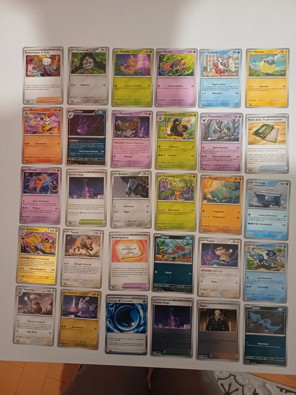 Lotto 30 carte pokémon