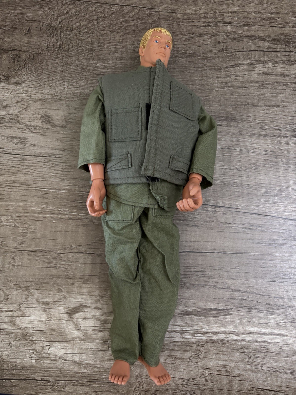 Hasbro 11" G.I. 1996 Modellino Joe con vestito Pawtucket R.I.