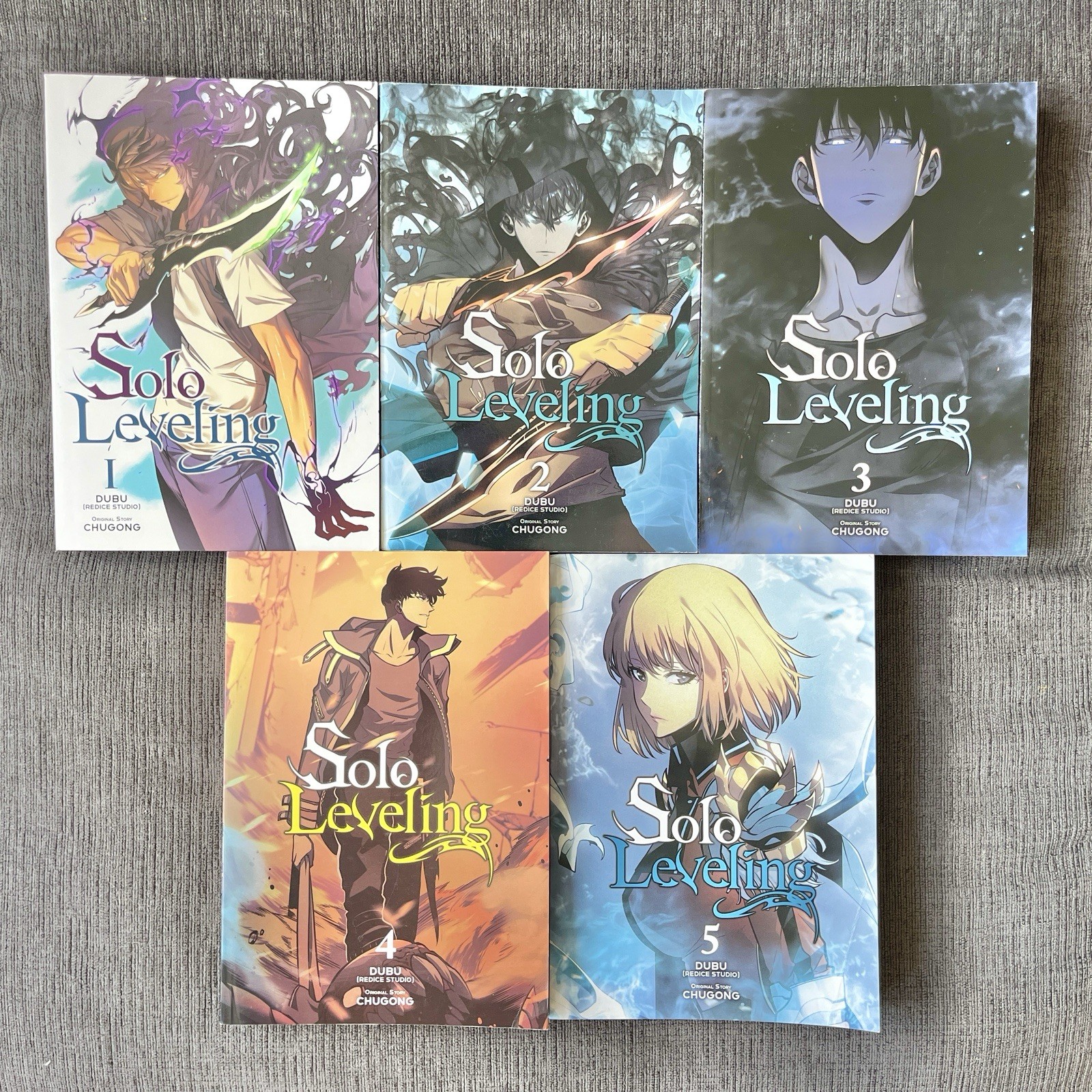 Solo Leveling Manga Vol 1-5 inglese full color brossura.