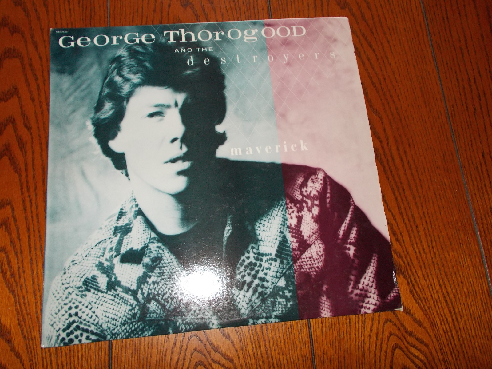 GEORGE THOROGOOD & DESTROYERS MAVERICK LP on EMI ST-17145 1ST PRESS 1985 NR MINT