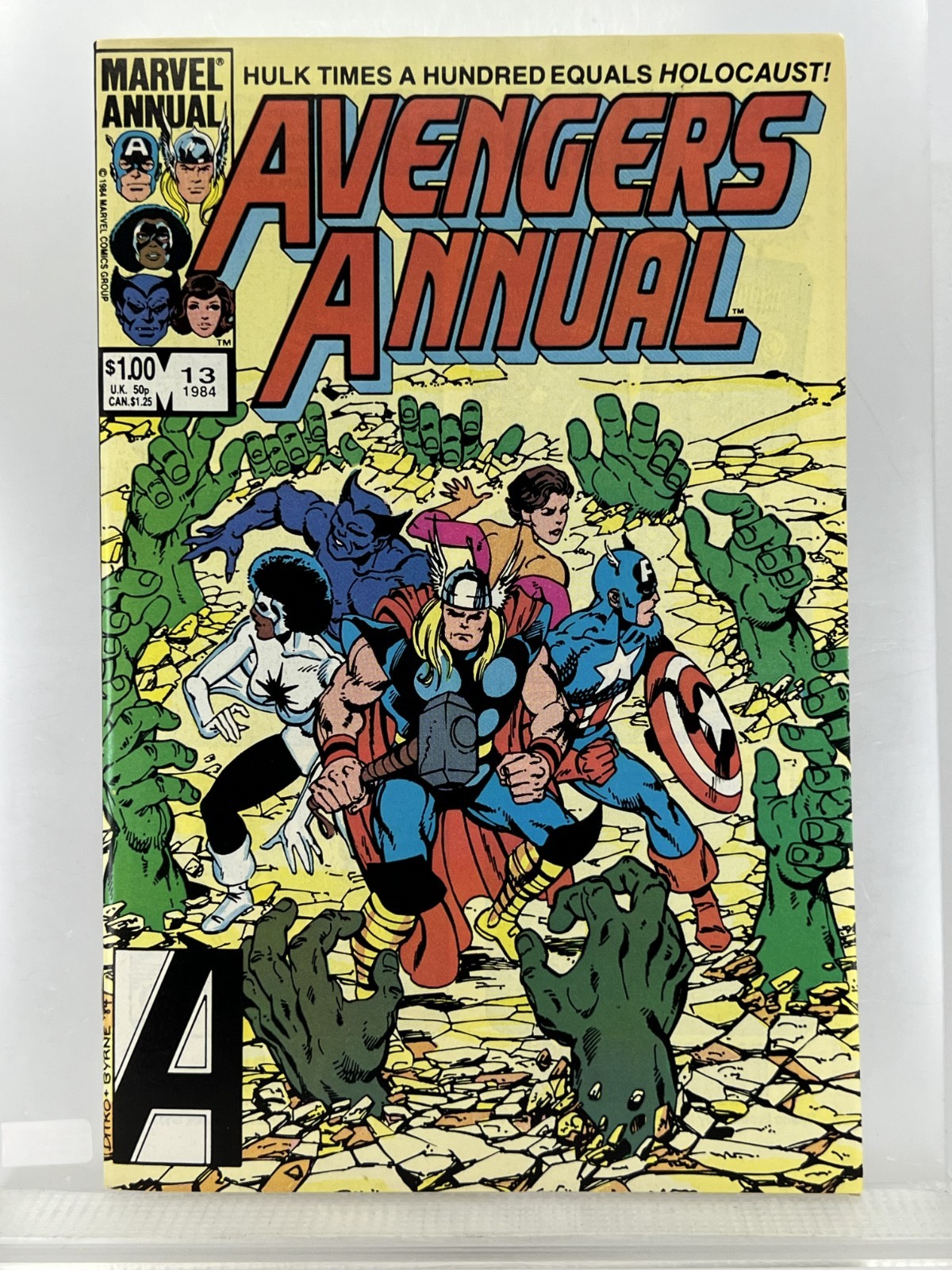 Avengers Annuale 13 ~Est. Low 9s ~OW/W pgs ~ colori di copertura luminosi ~ giace piatto