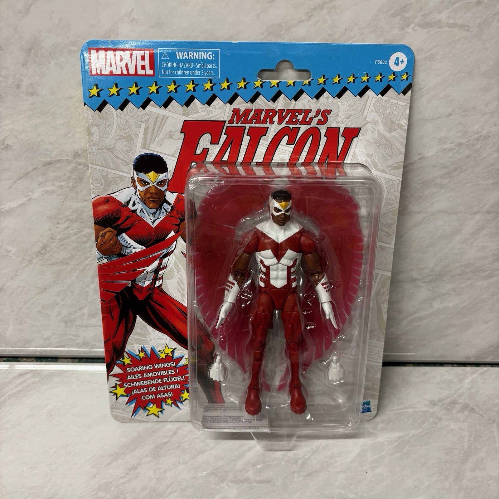Hasbro Marvel Legends Modellino Falcon Serie Retro