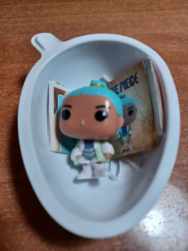 Nefertari Bibi one piece Kinder joy