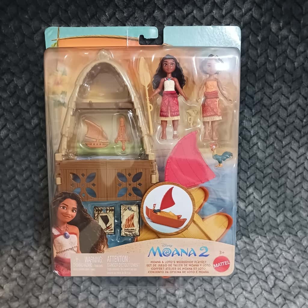 Disney Moana 2 Workshop Playset with Moana Loto and Heihei Action Figures