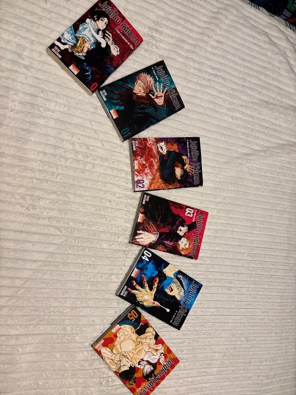 Lot de 6 mangas �� jujutsu kaisen »
