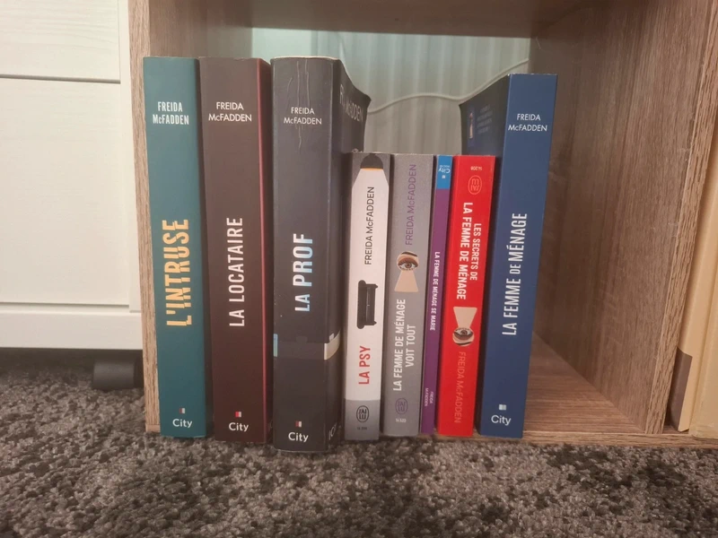 Lot de 8 livres Freida Mc Fadden
