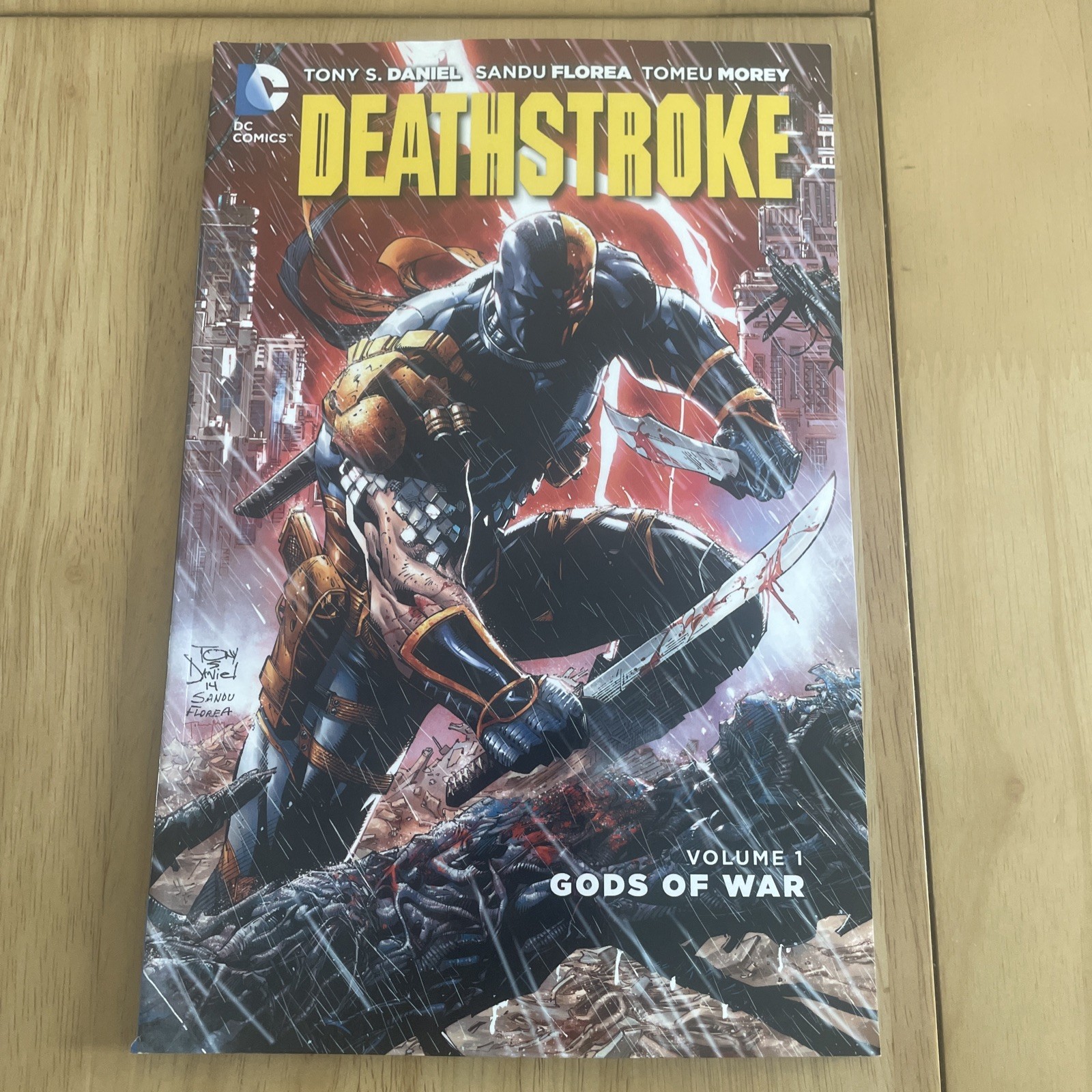 DeathStroke Vol 1: Gods of War - VGC - Fast Post