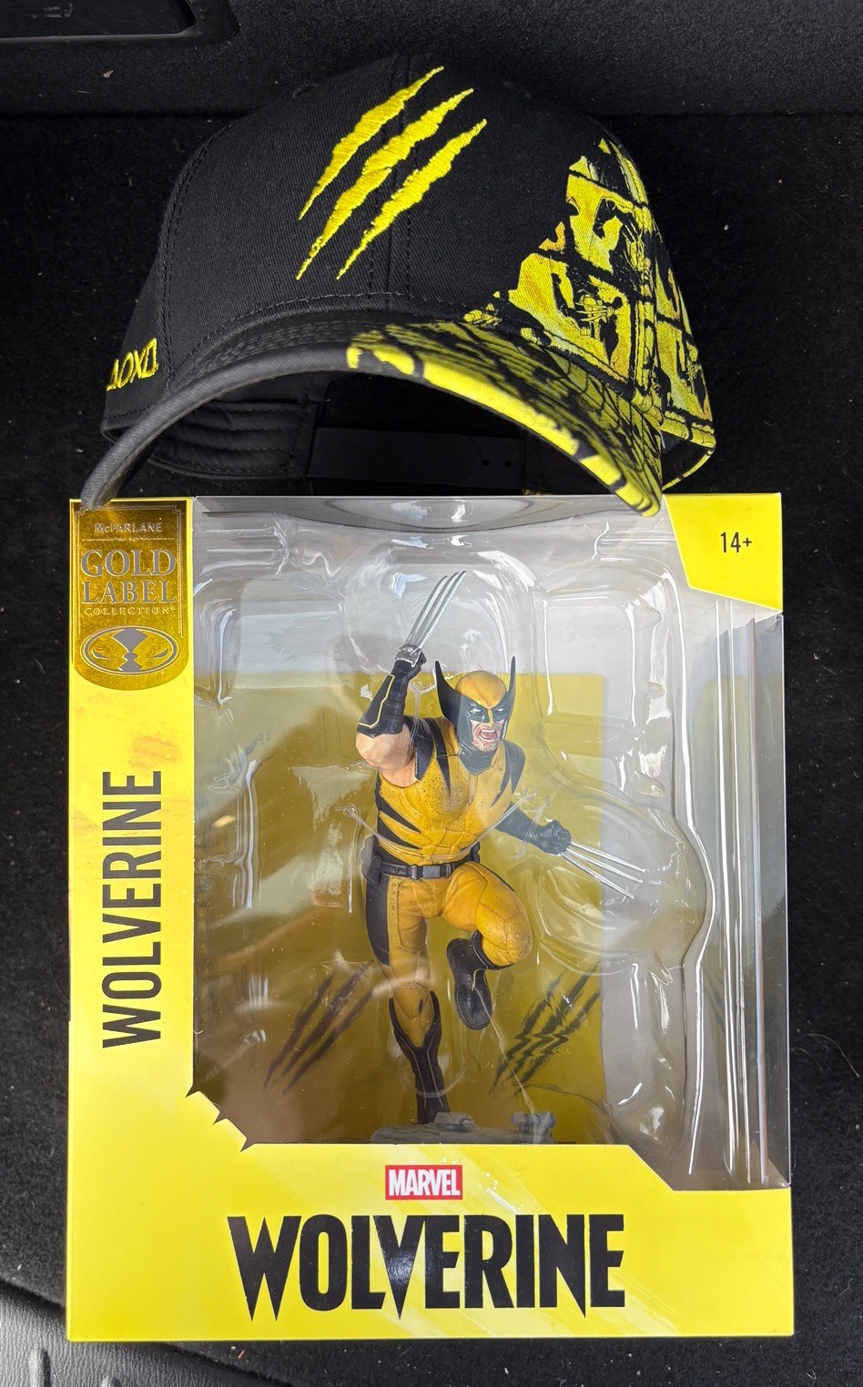 MCFARLANE TOYS Marvel Posed Figure (videogioco) Statua Wolverine e cappello da baseball
