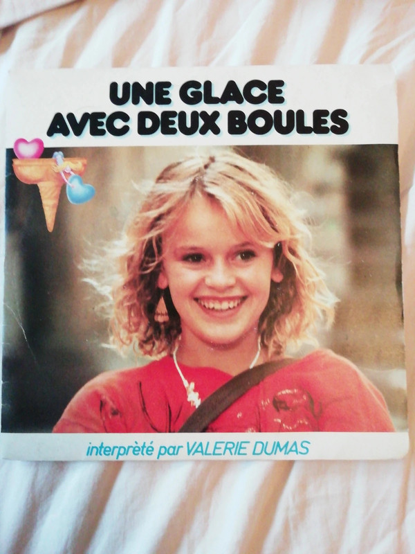Une glace avec deux boules