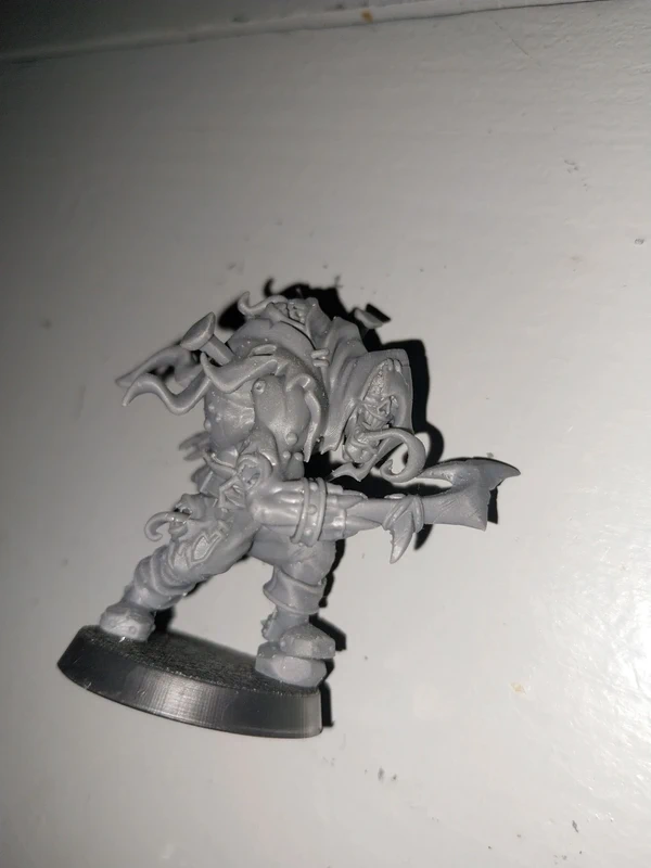 Figurine de possédé  en plastique