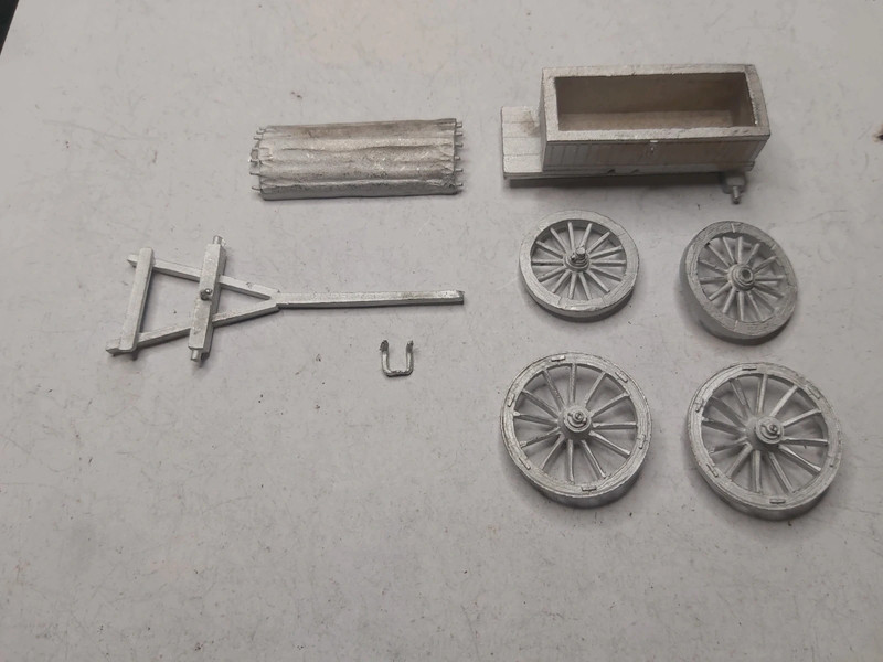 (842) Chariot en plomb 28mm